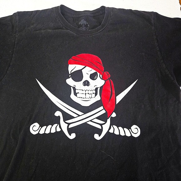 Black Pirate Skull Crossbones Black Graphic T-Shirt Men's Large - Picture 1 of 2